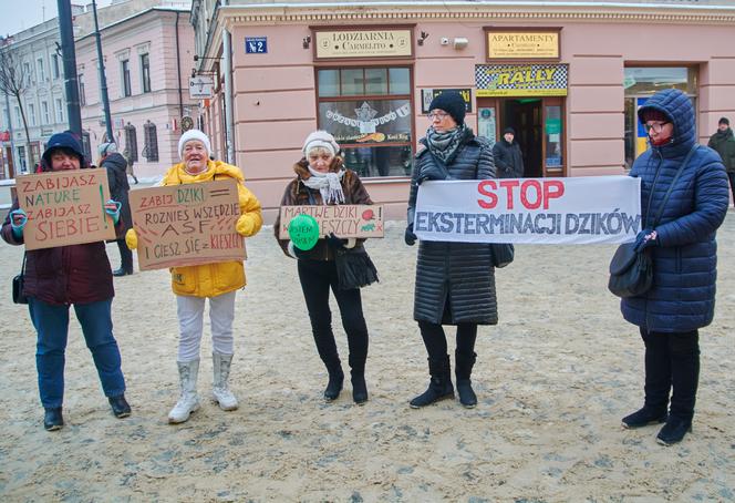 Lublin: Protest w obronie dzików. „Nie dla myśliwych”