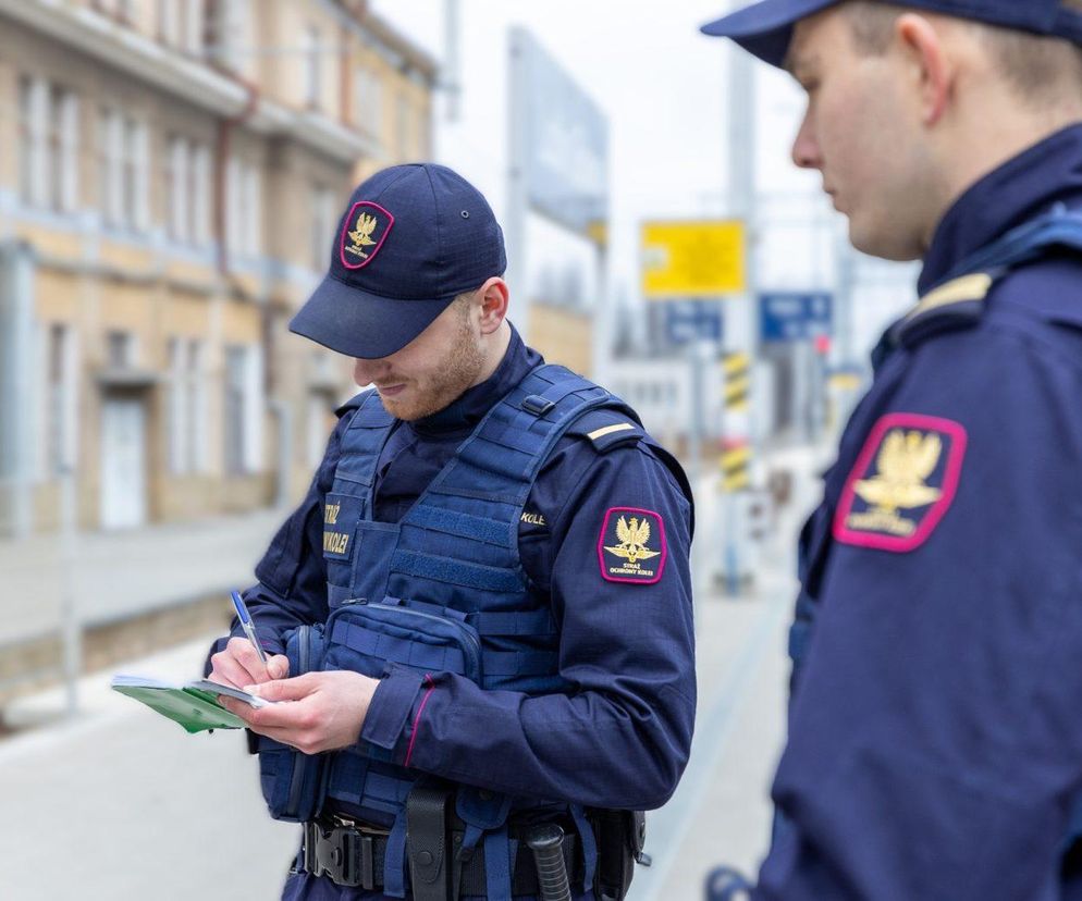 Leżał na krawędzi peronu, mogło dojść do tragedii. Na pomoc ruszyli funkcjonariusze SOK