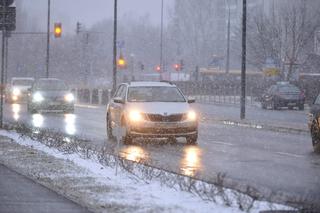 Nagły atak zimy w Warszawie. Potężna śnieżyca nad miastem. Trzaskowski już bije na alarm