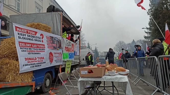 Protest rolników w woj. lubelskim. Rolnicy już czekają w Lublinie. Mamy zdjęcia!