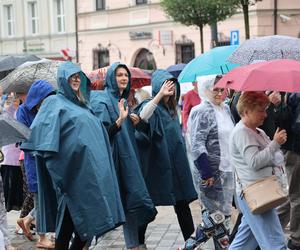 Lubelska Piesza Pielgrzymka na Jasną Górę 2024. Pątnikom deszcz niestraszny!