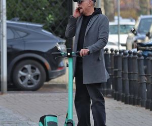 Krzysztof Ibisz z rodziną na spacerze