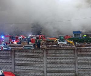 Ogromny pożar w Tucznie.  Na miejscu pracowało 31 zastępów straży pożarnej!