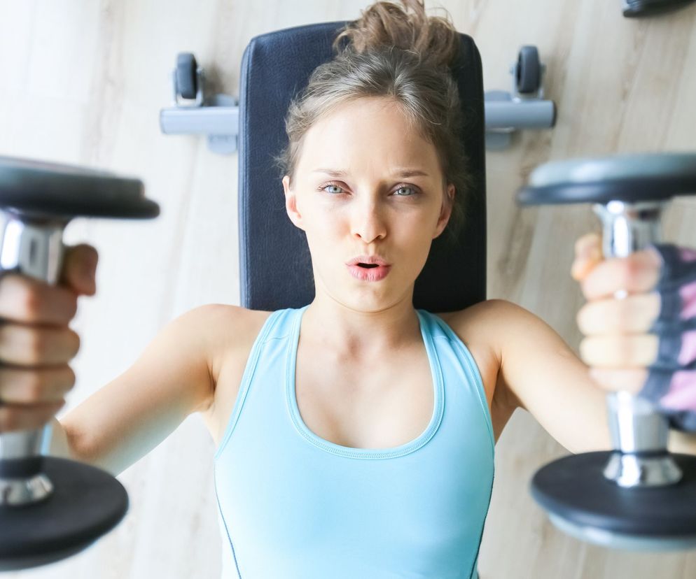 Prawidłowe oddychanie podczas ćwiczeń różni się mocno od oddychania fizjologicznego, przez co nastręcza wielu trudności. 