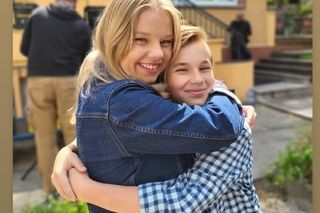 M jak miłość na planie. Misiek (Aleksander Bożyk), Lenka (Olga Cybińska)