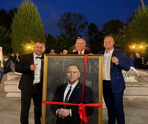 Karol Nawrocki i bokserzy