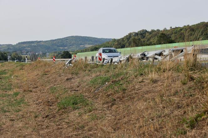 Na ziemi leży różaniec i pudełko z Matką Boską. Wstrząsający obraz po katastrofie autokaru na Chorwacji