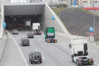 Otoczyli stolicę! Kierowcy utknęli w gigantycznych korkach na obwodnicy miasta. Tak wyglądał protest polskich przewoźników