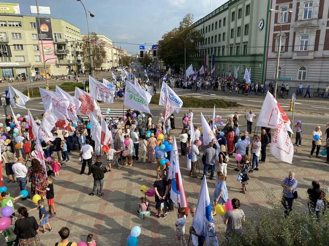 13. Marsz dla Życia i Rodziny zgromadził tłumy na ulicach Białegostoku [ZDJĘCIA]