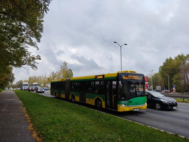 Przebiegał przez sześć pasów jezdni w Katowicach! W ciężkim stanie trafił do szpitala