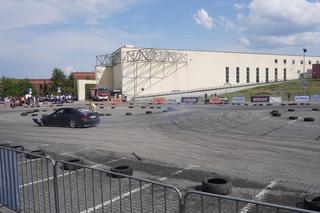 Kortowiada 2024. Driftowali na parkingu pod „Humanem”. Akcja miała szczytny cel [ZDJĘCIA]
