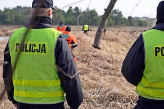 Zwłoki kobiety znalezione na bagnie. 40-latkowi grozi dożywocie za kratami