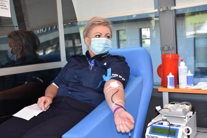 Mundurowi z Kalisza oddali cząstkę siebie! Udało się zebrać blisko 10 litrów krwi! [ZDJĘCIA]
