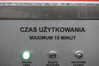 Co dzieje się po 15 minutach w szalecie miejskim? Wielka zagadka rozwiązana!