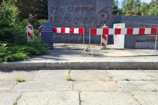 Szubienice w Olsztynie znów zniszczone. Sprawcy powinni wstydzić się za wandalizm i... ortografię!