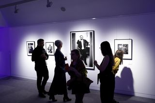 Stał się legendą modowej fotografii. Jego prace można teraz zobaczyć w Polsce