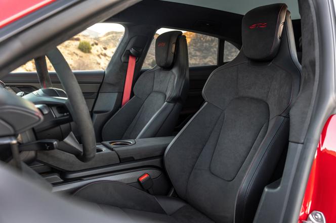 Porsche Taycan GTS Sport Turismo - wnętrze