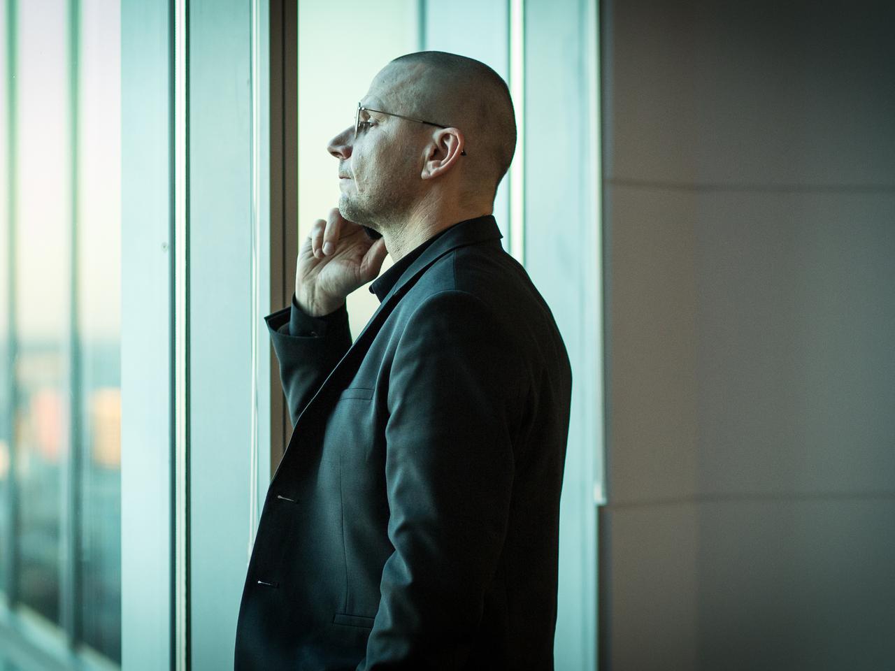 Druga szansa 3 sezon odcinek 10, Adam Swensson (Bartłomiej Topa)