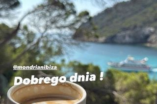 Agnieszka Kaczorowska niczym jaszczurka wygrzewa się na kamieniu. Te zdjęcia trzeba zobaczyć!