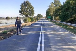 Policjani z Nowego Sącza pojechali w miejsca zalane przez powdódź na Dolnym Śląsku 