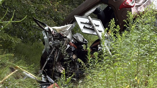 Ciężarówka staranowała dwa samochody. 60-latka nie miała szans