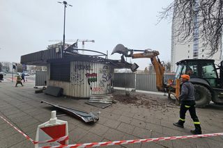 Dziki pawilon hazardowy na Ochocie