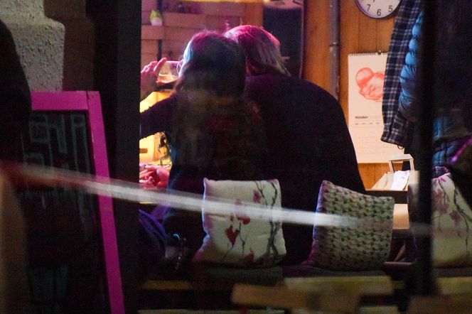 Monika Brodka winko papierosek i taksówka