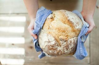  Na najdroższy chleb świata emeryt z Polski musi odkładać świadczenie przez pół roku