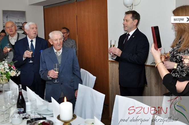 Piękny jubileusz pana Edmunda. Mieszkaniec Szubina skończył 102 lata! [ZDJĘCIA]
