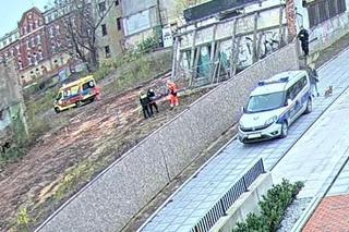 Wspiął się na komin i wpadł do środka! 22-latek runął z gigantycznej wysokości