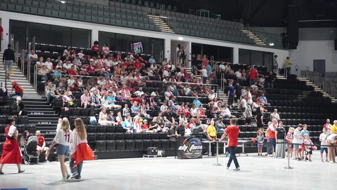 Euro 2024. Tysiące fanów piłki nożnej w Strefie Kibica w hali Urania w Olsztynie. Zobacz zdjęcia!