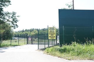 To gehenna!. Mieszkańcy domków jednorodzinnych żyją obok wojskowej strzelnicy