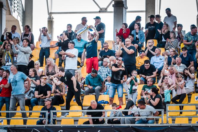 Apator Toruń - Stal Gorzów, zdjęcia kibiców z Motoareny. Emocje podczas 12. kolejki PGE Ekstraligi