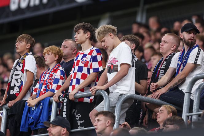 Górnik Zabrze - Termalica Nieciecza. Niesamowita atmosfera na Arenie Zabrze! Kibice Górnika dopingują swoją drużynę