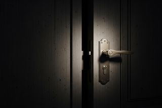 Pijany kierowca w Gliwicach zdemolował budynek. Co wydarzyło się na ulicy Świętojańskiej?