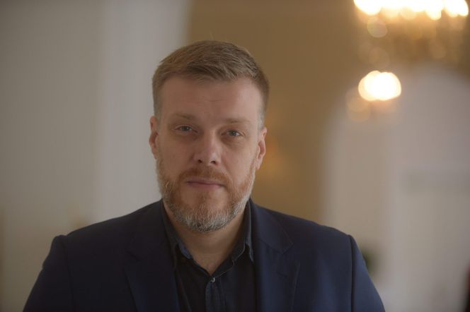 Adrian Zandberg: Światło w mroku