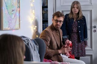 M jak miłość, odcinek 1882: Lenka usłyszy, jak Hoffman wyżywa się na Sarze! Stanie się świadkiem okrutnej sceny w domu Darka - ZDJĘCIA, ZWIASTUN