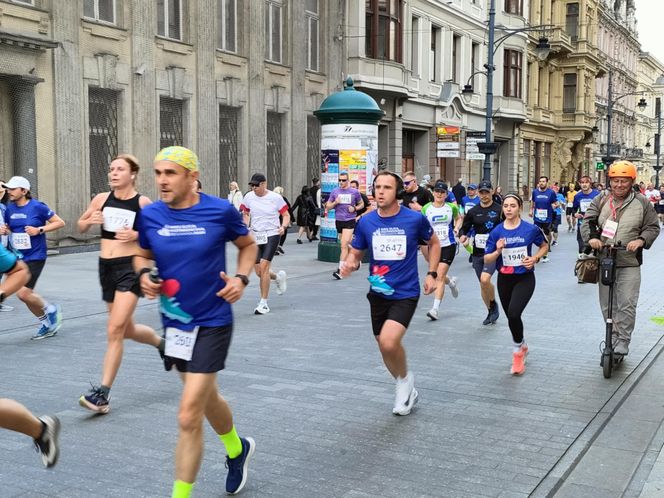 Rossmann Run 2025. Tłumy biegaczy wzięły udział w biegu ulicą Piotrkowską