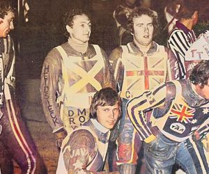 Stary żużel w kolorze