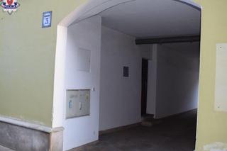 Zmalował napisy na zabytkowych kamienicach w Zamościu. Narobił strat na 2,5 tys. zł 