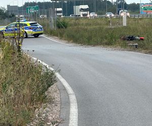 Śmiertelny wypadek w Warszawie. Nie żyje motocyklista. Licznik zatrzymał się na 260 km/h