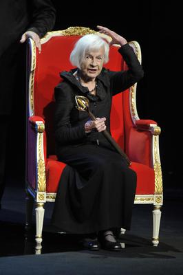 Jesteś cudowną stuletnią dziewczyną