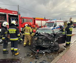 Groźny wypadek na DK12 w Łódzkiem. Cztery osoby ranne