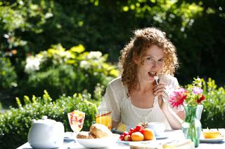 Bulimia - zaburzenia odżywiania. Czym jest i jak ją leczyć?