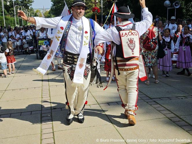 II szczyt pielgrzymkowy na Jasną Górę. Więcej pątników niż w zeszłym roku