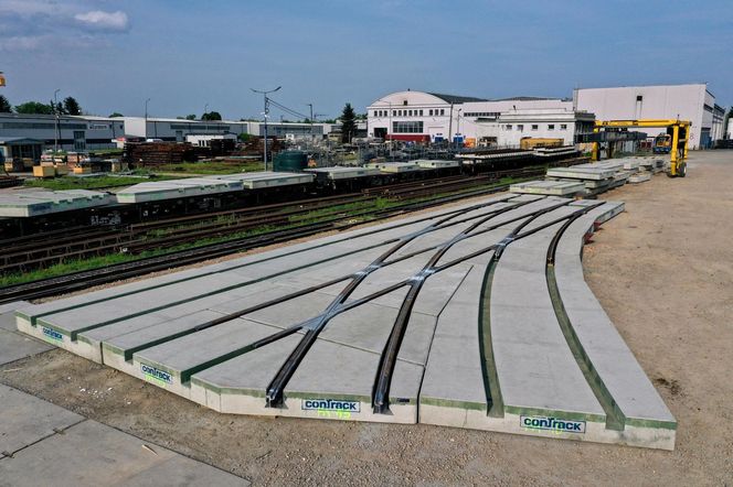 Kraków buduje Warszawie plac Zawiszy. Byliśmy w fabryce, gdzie powstanie 121 elementów wielkiej układanki