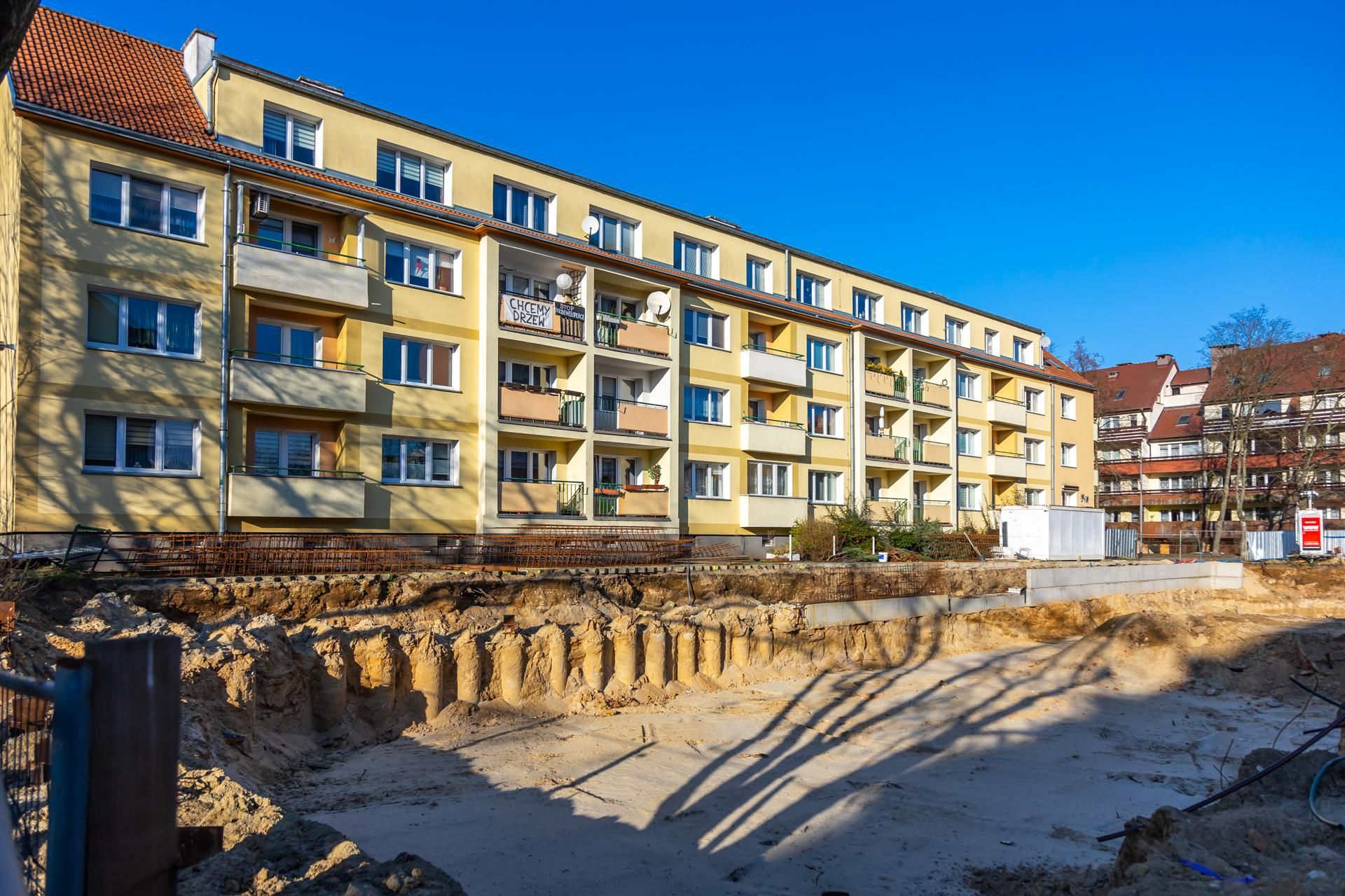 Wstrzymana budowa bloku przy ul. Szymanowskiego w Szczecinie