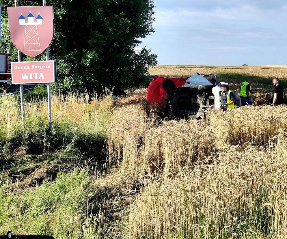 Wypadek na drodze krajowej nr 91. Śmiertelne zderzenie BMW i fiata. 50-latka nie żyje [ZDJĘCIA]