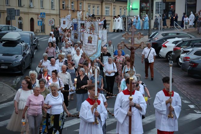 76. rocznica Cudu Lubelskiego. Procesja różańcowa w centrum Lublina