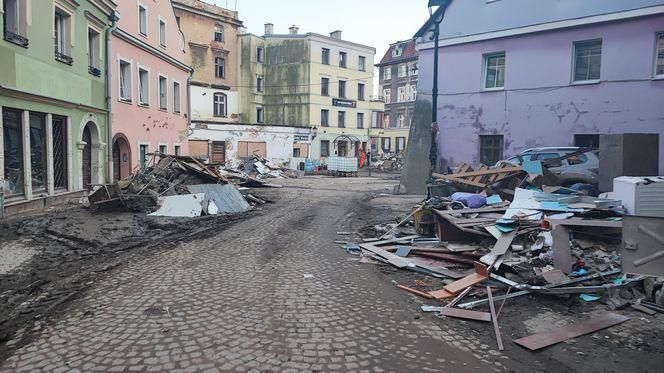 Tysiące pocztówek ruszyło w Polskę. Dolny Śląsk walczy o powrót turystów